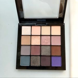 Nyx Ultimate eyeshadow palette